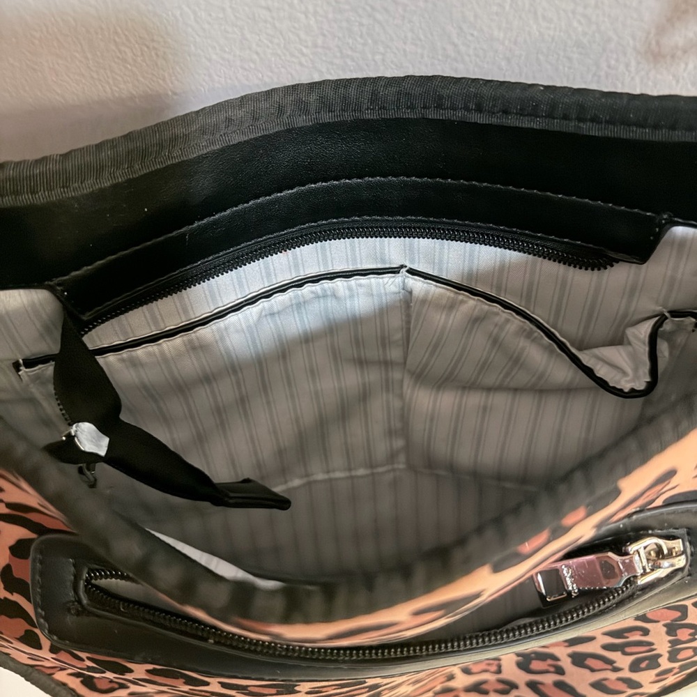 Leopard Print Crossbody Bag - Picture 5 of 7